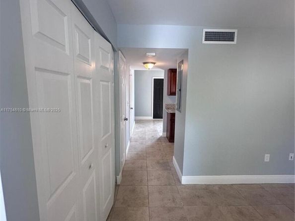 1955 NW 5th Pl 13, Miami FL 33136