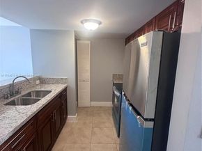 1955 NW 5th Pl 13, Miami FL 33136