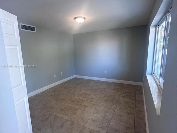 1955 NW 5th Pl 13, Miami FL 33136