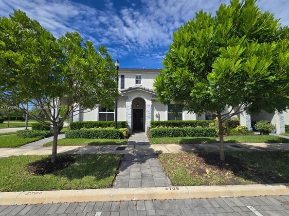 2705 SE 15th St, Homestead FL 33035