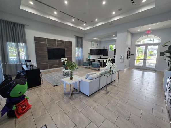 2705 SE 15th St, Homestead FL 33035