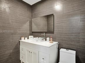 1520 SW 86th Ct, Miami FL 33144