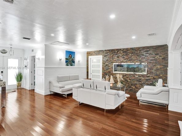 1520 SW 86th Ct, Miami FL 33144