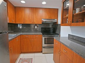 947 Lenox Ave 203, Miami Beach FL 33139
