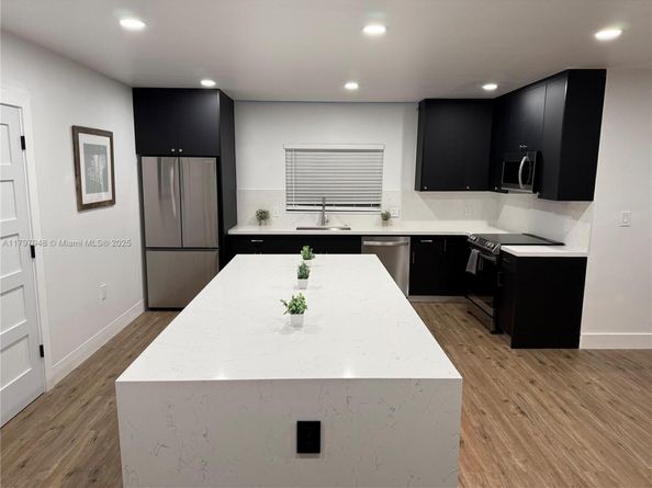 2918 SW 2nd St, Miami FL 33135