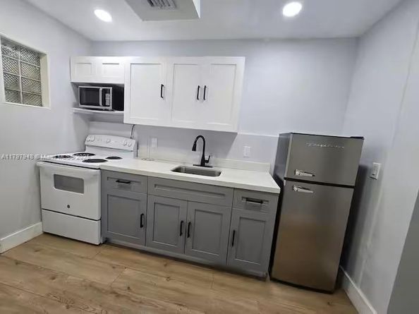 2918 SW 2nd St, Miami FL 33135