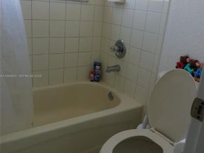 11050 NW 86th Ter ., Doral FL 33178