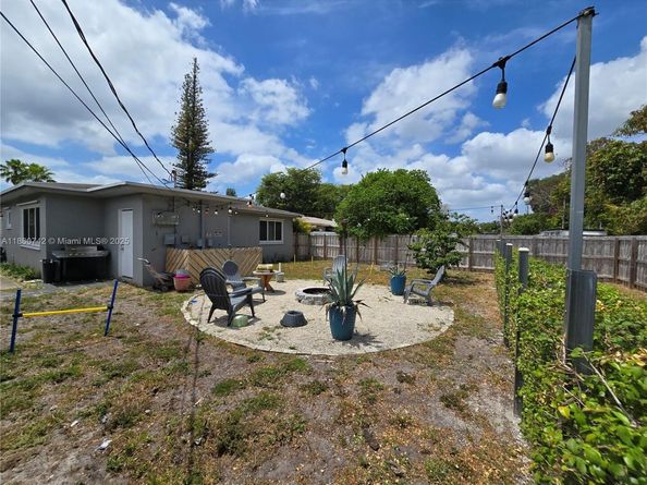 2281 NE 173rd St, North Miami Beach FL 33160