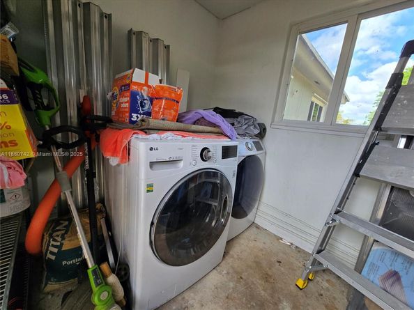 2281 NE 173rd St, North Miami Beach FL 33160