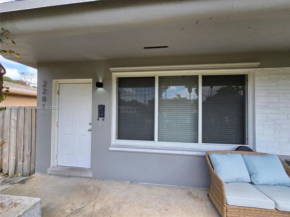 2281 NE 173rd St, North Miami Beach FL 33160