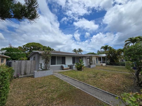 2281 NE 173rd St, North Miami Beach FL 33160