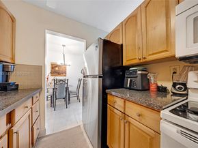 15610 NE 6th Ave 9B, Miami FL 33162