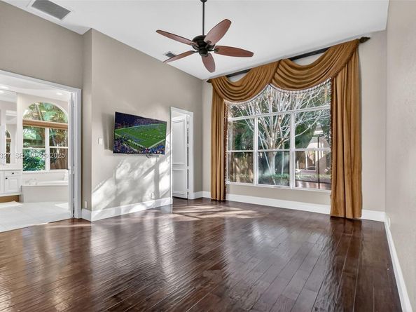 120 Villa Nueva Pl, Palm Beach Gardens FL 33418