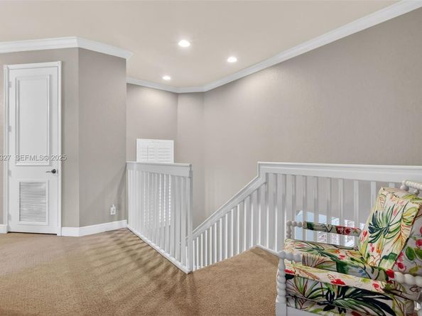 120 Villa Nueva Pl, Palm Beach Gardens FL 33418