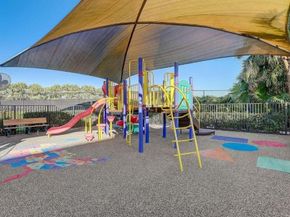 120 Villa Nueva Pl, Palm Beach Gardens FL 33418