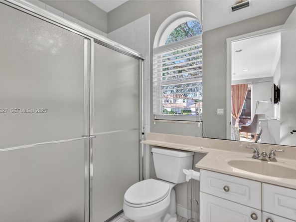 120 Villa Nueva Pl, Palm Beach Gardens FL 33418