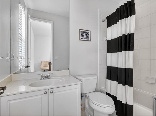 120 Villa Nueva Pl, Palm Beach Gardens FL 33418