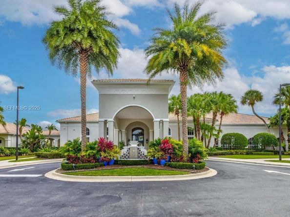 120 Villa Nueva Pl, Palm Beach Gardens FL 33418