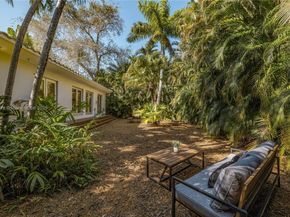 811 NE 71st St, Miami FL 33138