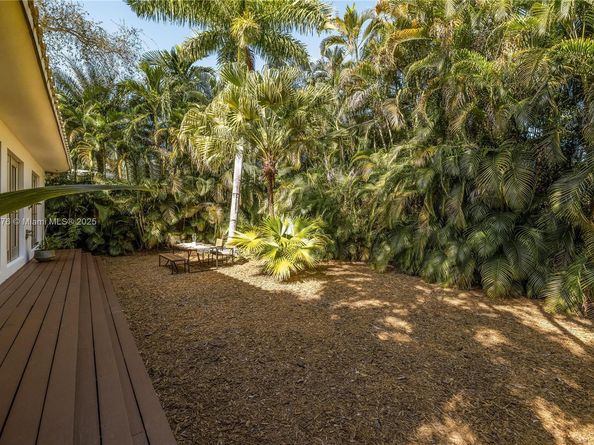 811 NE 71st St, Miami FL 33138