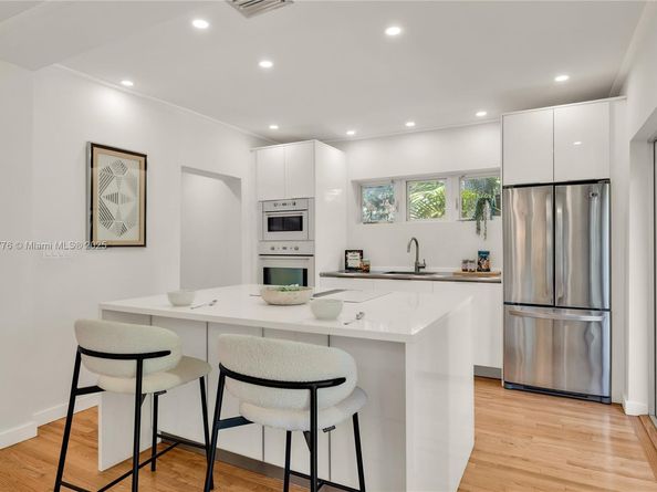 811 NE 71st St, Miami FL 33138
