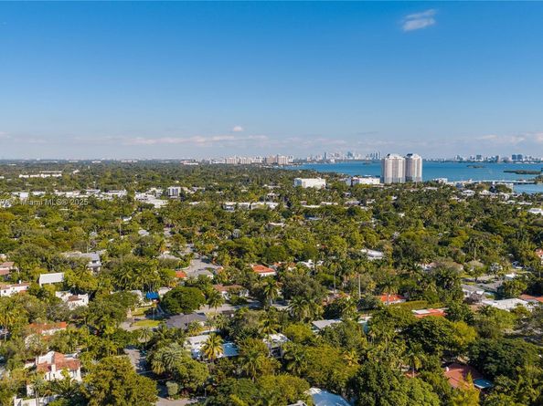 811 NE 71st St, Miami FL 33138