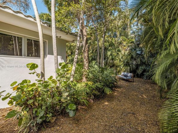 811 NE 71st St, Miami FL 33138