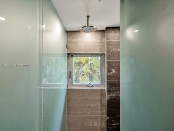 811 NE 71st St, Miami FL 33138