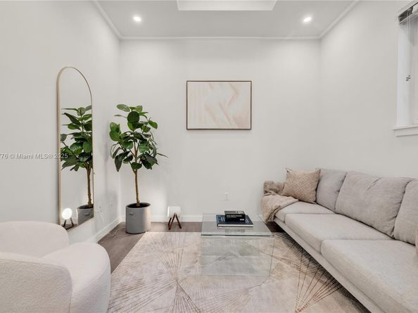 811 NE 71st St, Miami FL 33138
