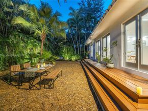 811 NE 71st St, Miami FL 33138