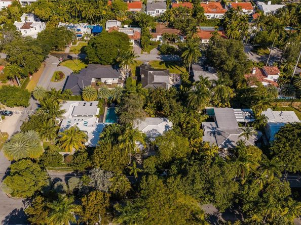 811 NE 71st St, Miami FL 33138