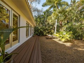 811 NE 71st St, Miami FL 33138