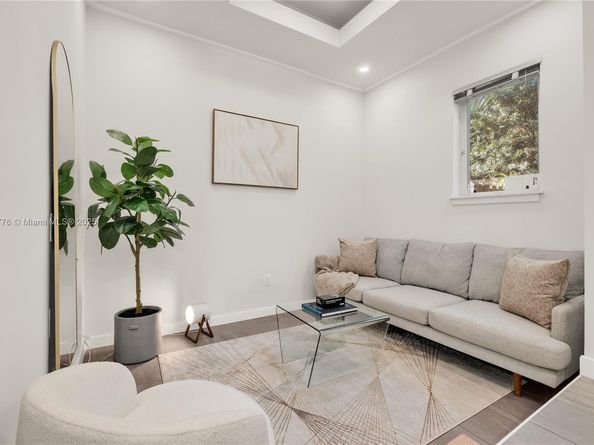 811 NE 71st St, Miami FL 33138