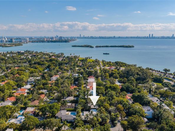 811 NE 71st St, Miami FL 33138