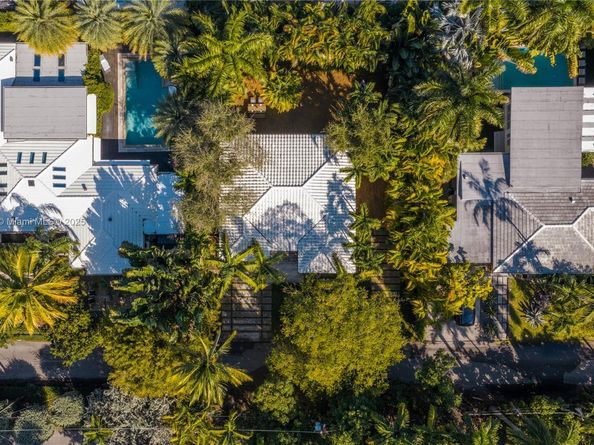 811 NE 71st St, Miami FL 33138