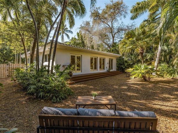 811 NE 71st St, Miami FL 33138