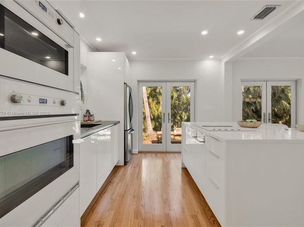 811 NE 71st St, Miami FL 33138