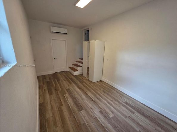 1535 NW 124th St, North Miami FL 33167