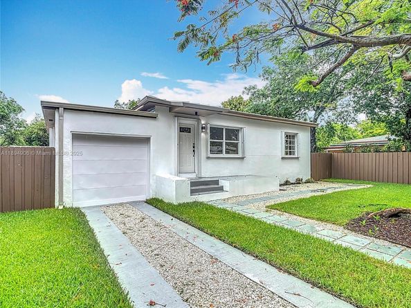 1535 NW 124th St, North Miami FL 33167
