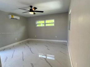241 NE 55th St, Oakland Park FL 33334