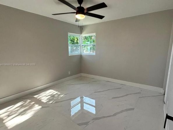 241 NE 55th St, Oakland Park FL 33334