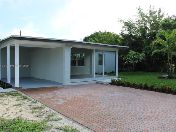 241 NE 55th St, Oakland Park FL 33334