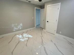 241 NE 55th St, Oakland Park FL 33334