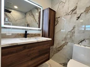 241 NE 55th St, Oakland Park FL 33334
