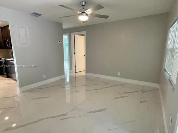 241 NE 55th St, Oakland Park FL 33334