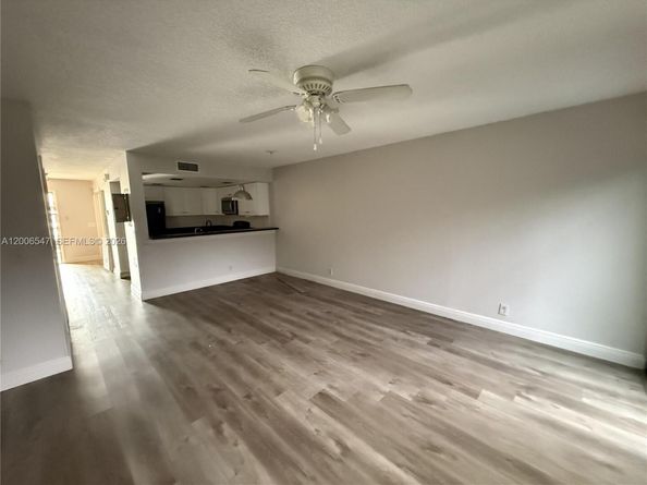 4220 SW 71st Way, Davie FL 33314