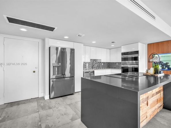 7135 Collins Ave 736, Miami Beach FL 33141