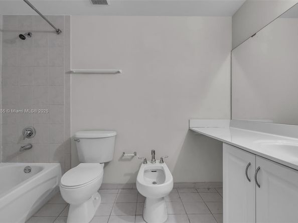 215 SW 42nd Ave 402, Miami FL 33134