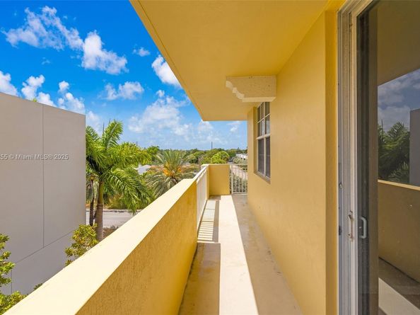 215 SW 42nd Ave 402, Miami FL 33134