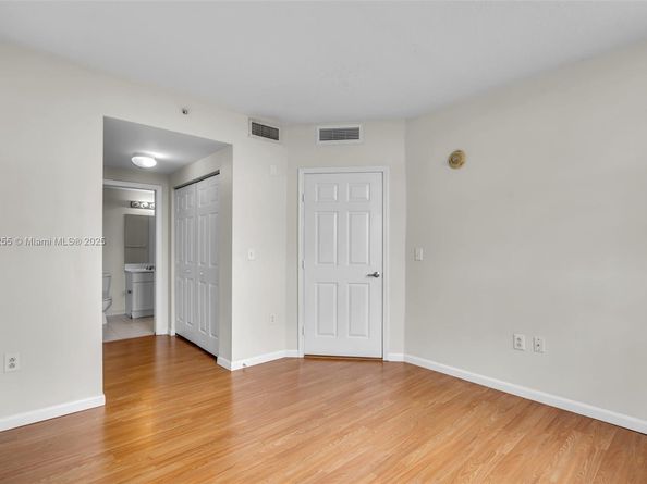 215 SW 42nd Ave 402, Miami FL 33134